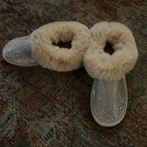 Super soft rhinestone and furry slides